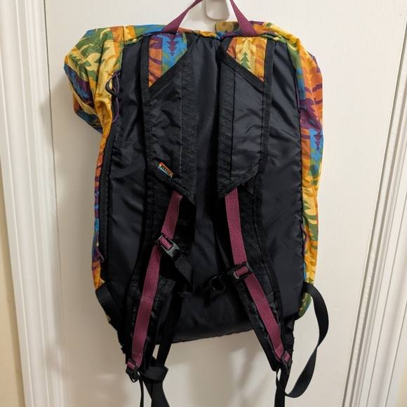 Rei Flash 18 Pride Edition Bag - Picture 3 of 4